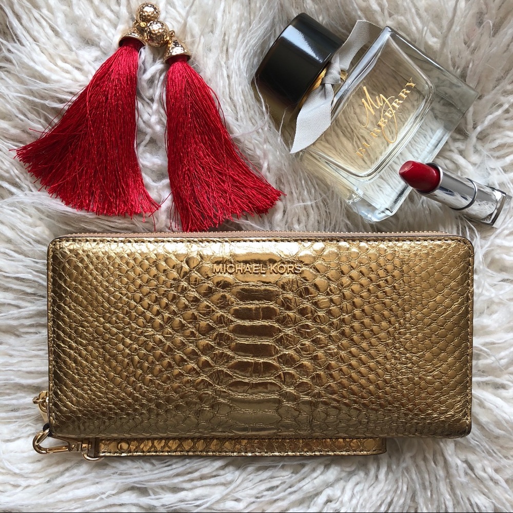 Michael Kors Money Pieces Embossed Wristlet Wallet